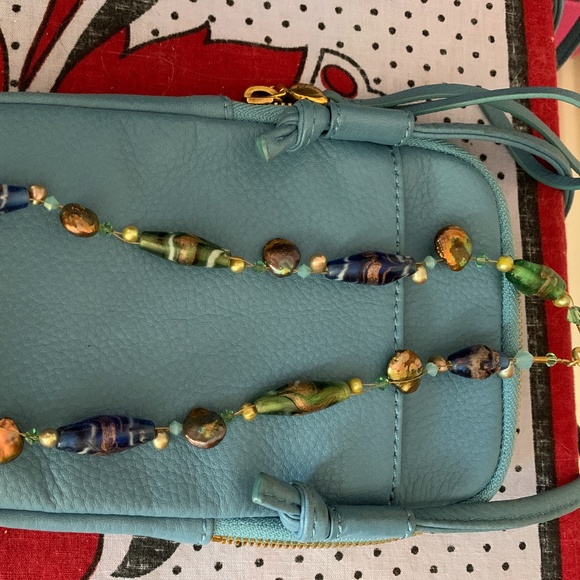 Beaded necklace - Picture 2 of 2